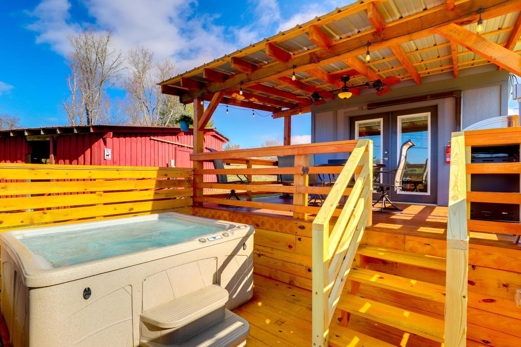 Marshall Studio With Loft, Hot Tub And Views! Exterior photo