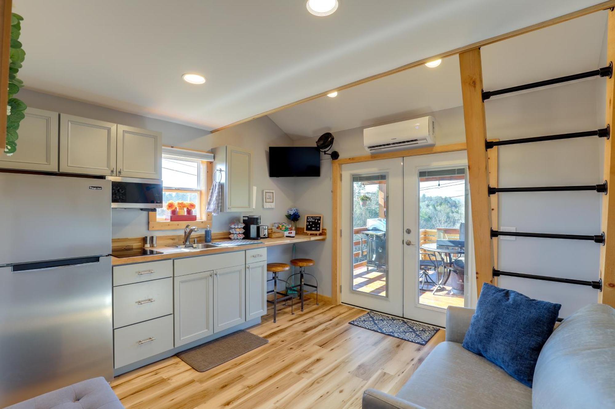 Marshall Studio With Loft, Hot Tub And Views! Exterior photo